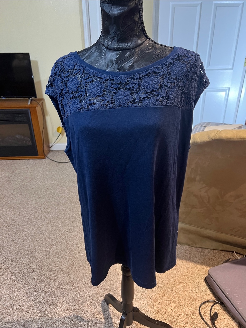 Lace Yoke Sleeveless Tunic Top - Navy